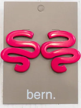 Chic Wavey Line Stud Fuchsia BER559