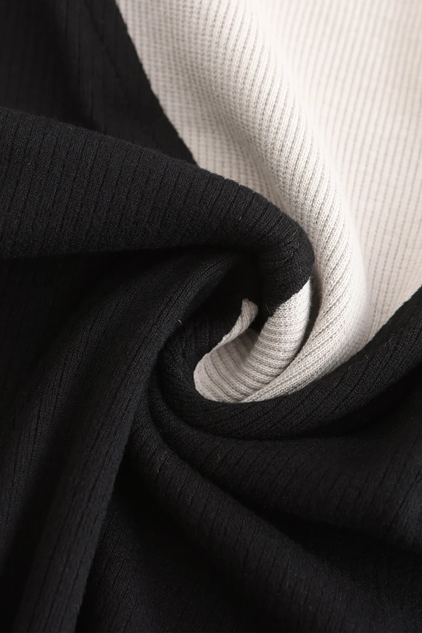 Disark Knitted Cashmere Ribbed T-shirt