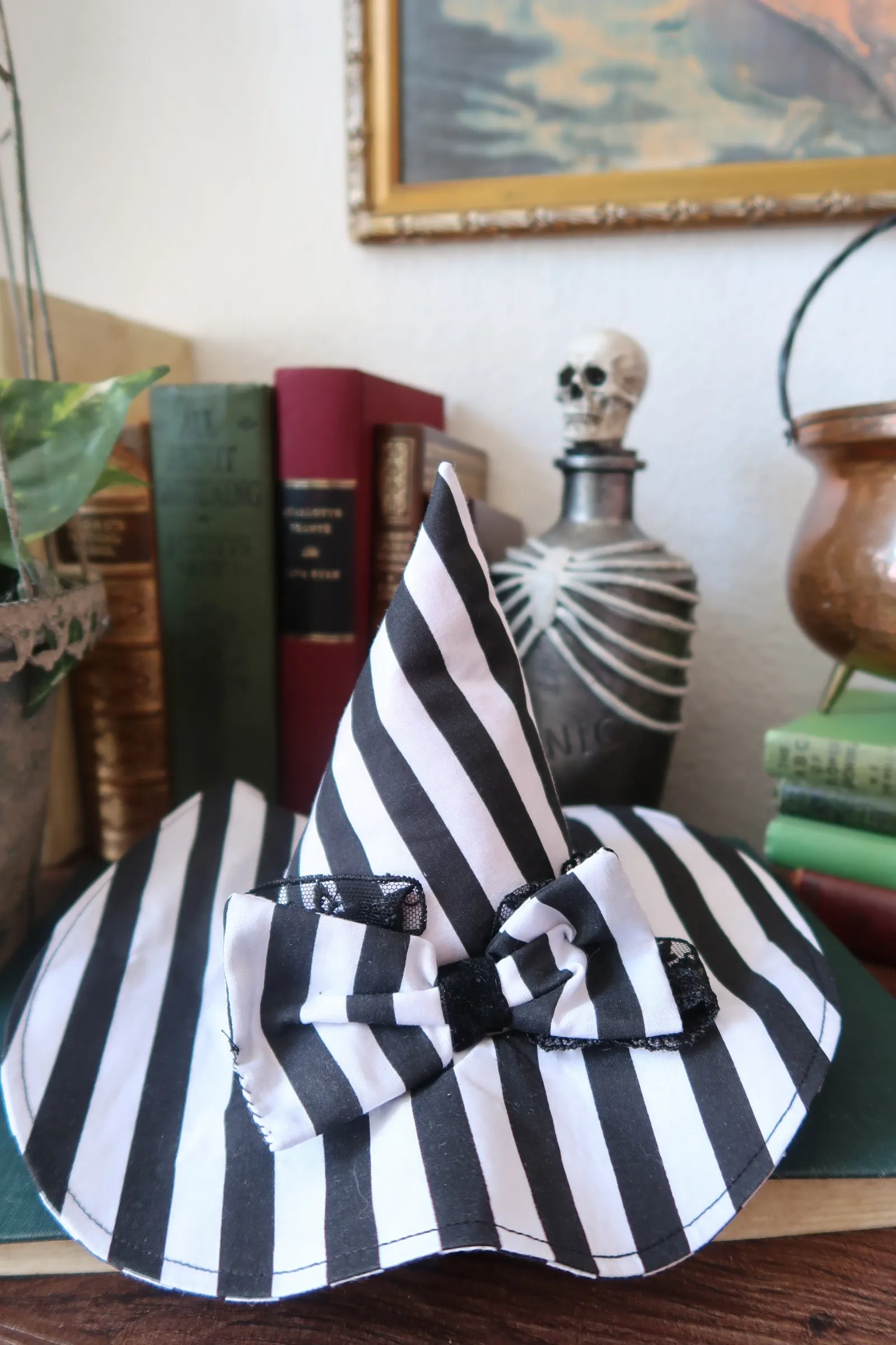 Mini Witch Hat Fascinator (black/white stripe with bow