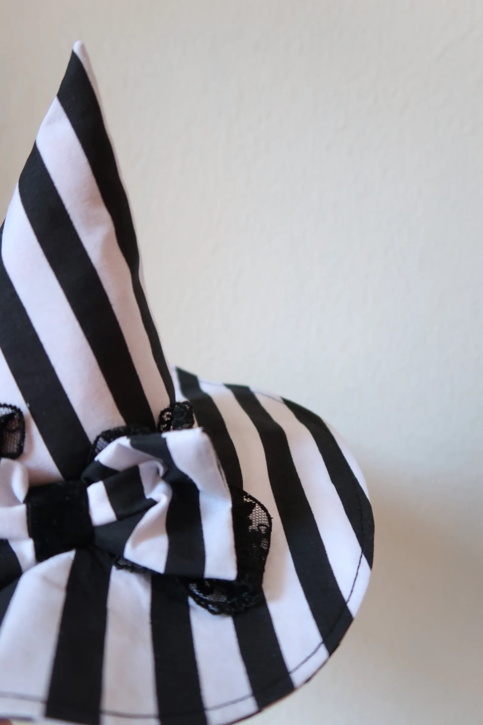 Mini Witch Hat Fascinator (black/white stripe with bow